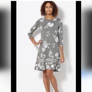 J. Jill Wearever Collection Size Small Green Floral Back Pleat Print Shift Dress